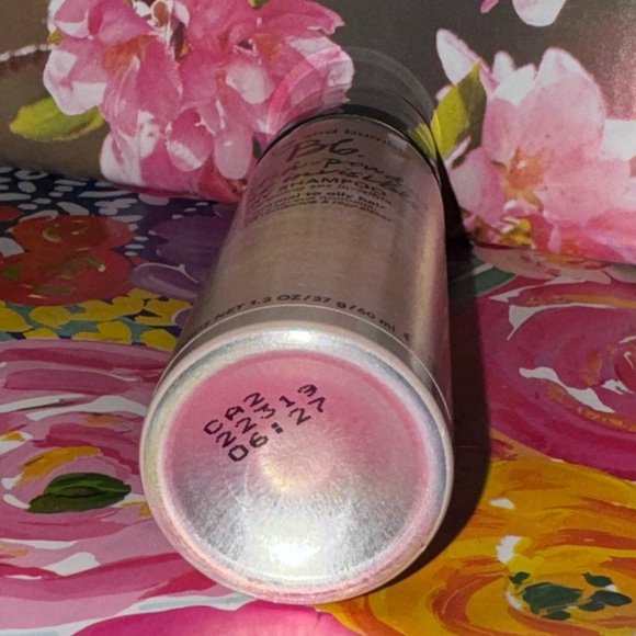 Bumble and bumble Bb. Pret-a-Powder Tres Invisible Dry Shampoo Normal Oily Hair - Picture 4 of 7